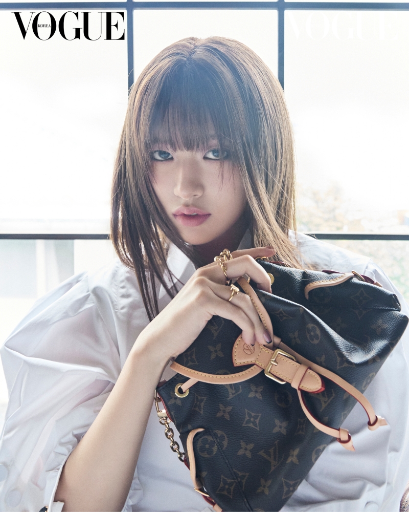 IVE アン・ユジン ルイ・ヴィトンとのコラボフォト公開「クールな魅力全開」 b4f67408b25ab1064538cedcda9a4d4e.jpg