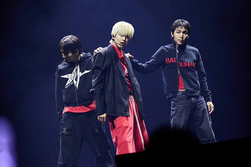 スンハン ファンと交流するハイタッチ