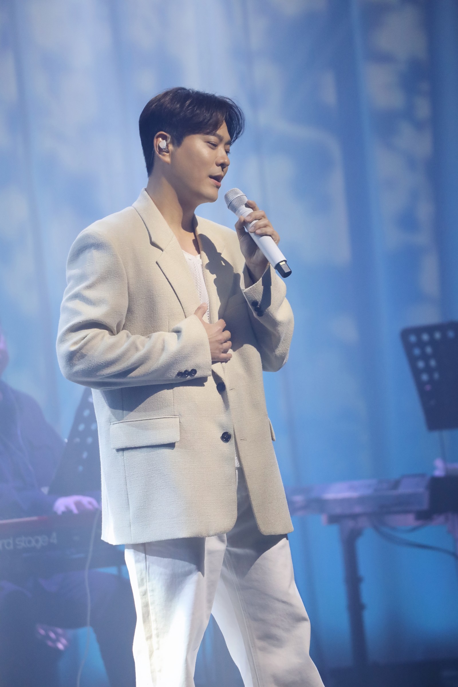 SG WANNABE キム・ヨンジュン コンサート ステージ写真7