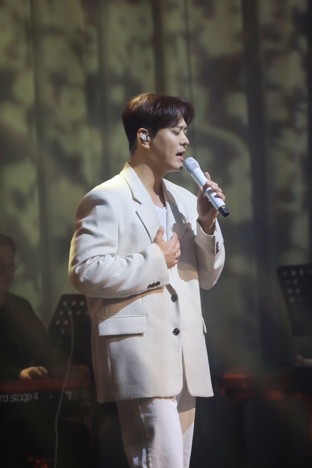 SG WANNABE キム・ヨンジュン コンサート ステージ写真5