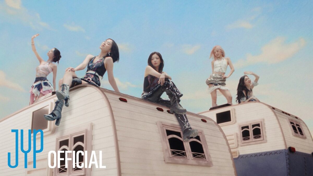 ITZY　12thミニアルバム『Motto』MV公開　ダーク路線から一転 まぶしいメロディアスな一曲
