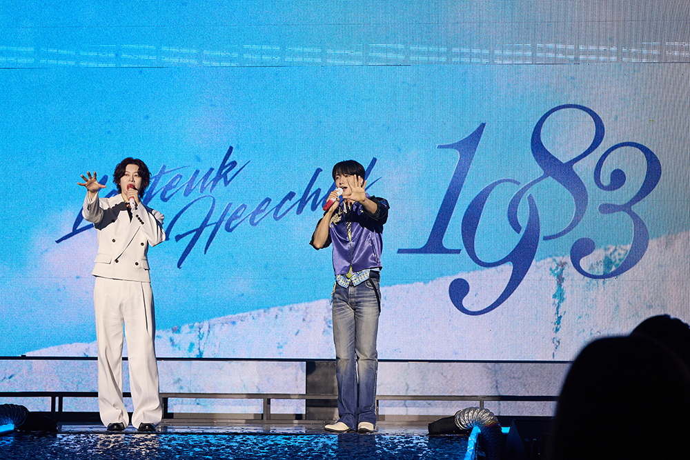 初のファンコンツアー「1983」ソウル公演のステージに立つSUPER JUNIOR-83z