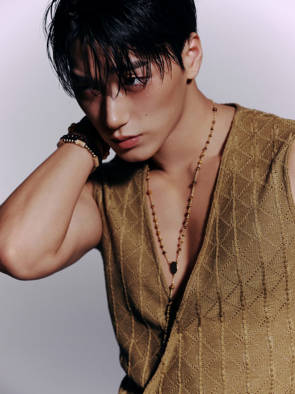 「Bad」ステージでのATEEZのサン(写真出典=音楽番組直カムのキャプチャー、KQエンタテインメント)