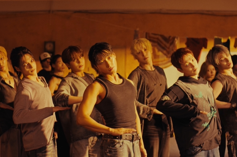 日本5thシングル発売に合わせたATEEZのビジュアル