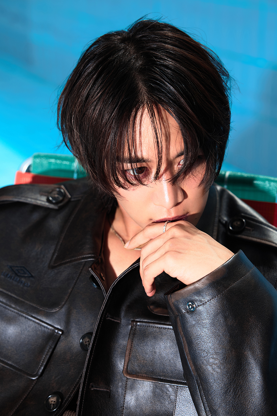2ndミニアルバム「Make it hot」のティザーイメージに写るSHINeeのミンホ