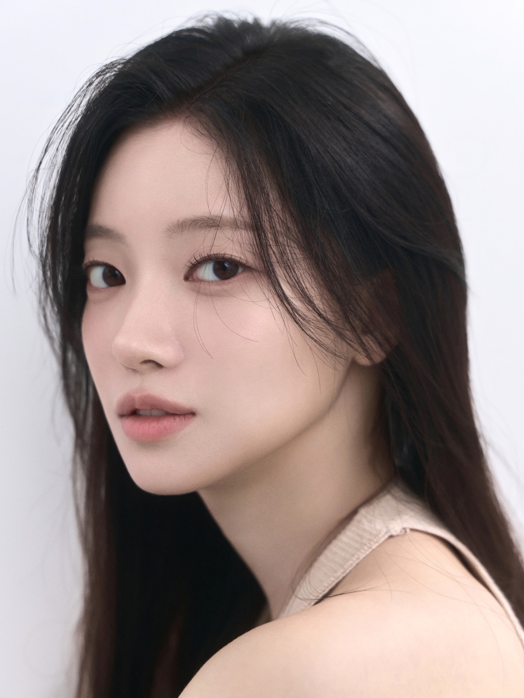 俳優キム・スアのプロフィール写真
