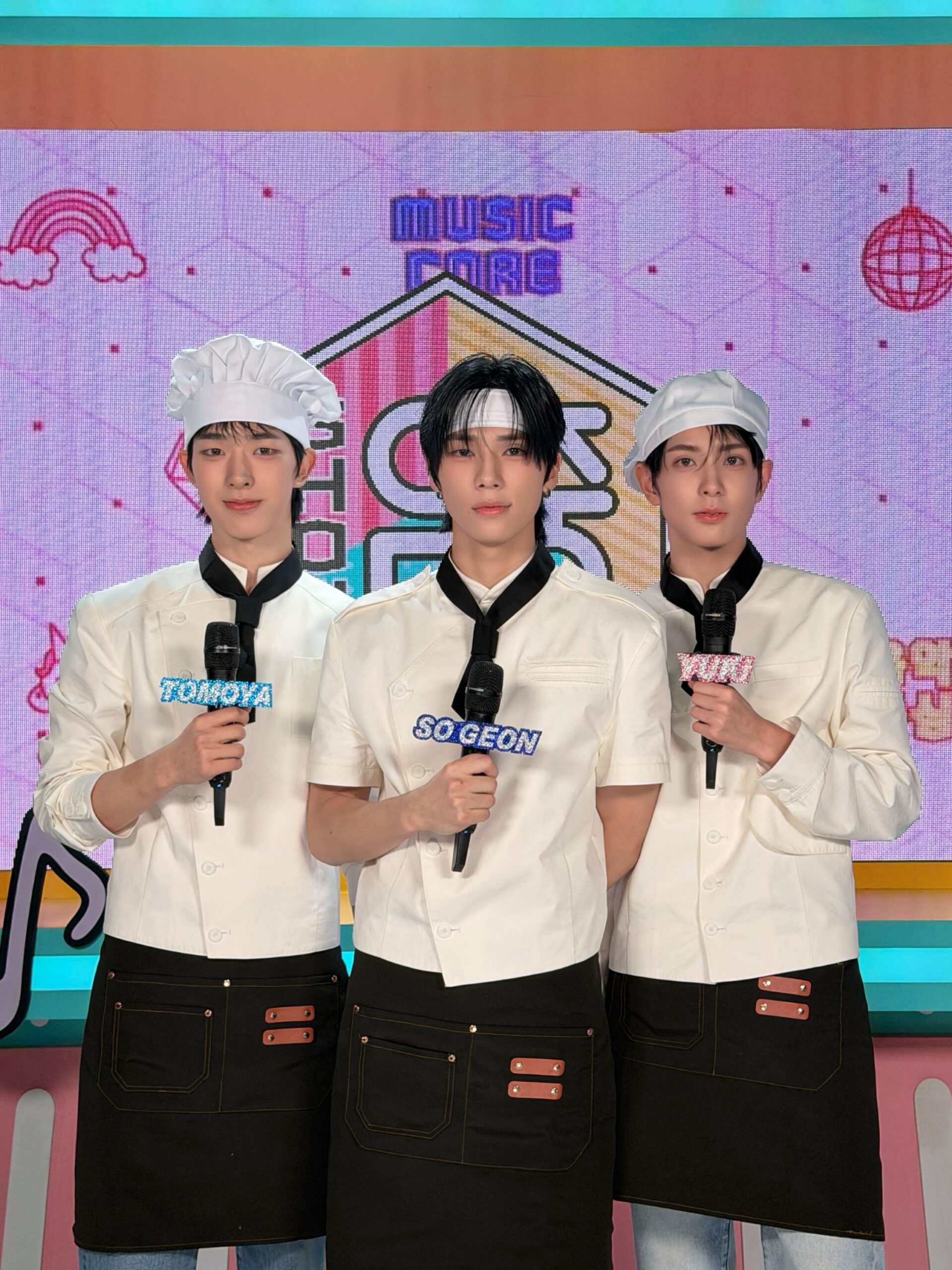 MBC「ショー!K-POPの中心」のスペシャルMCを務めたNEXZのトモヤ、ソ ゴン、ユウキ