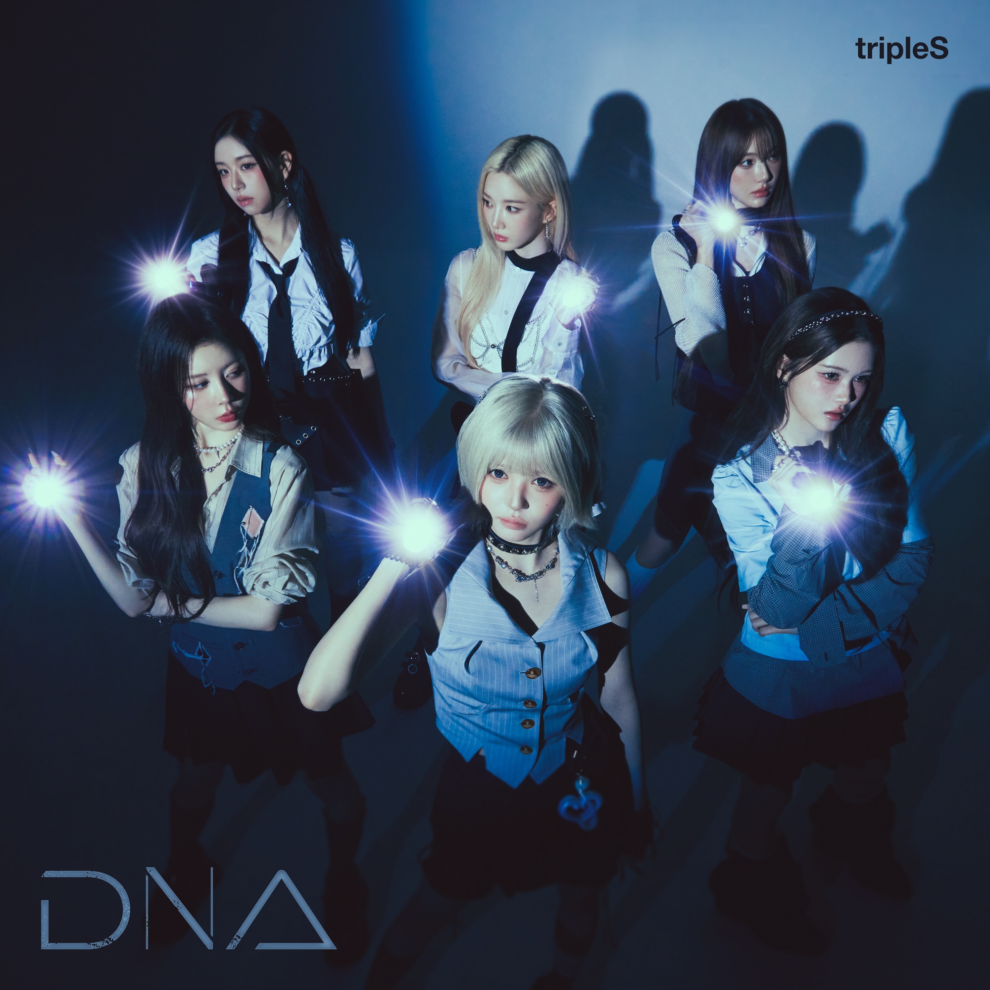 日本オリジナルシングル「DNA」を発売したtripleS sun