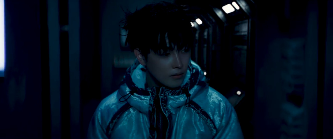 ATEEZ ホンジュン「ENOuGH (w/Bazzi)」ミュージックビデオのキャプチャ画像1