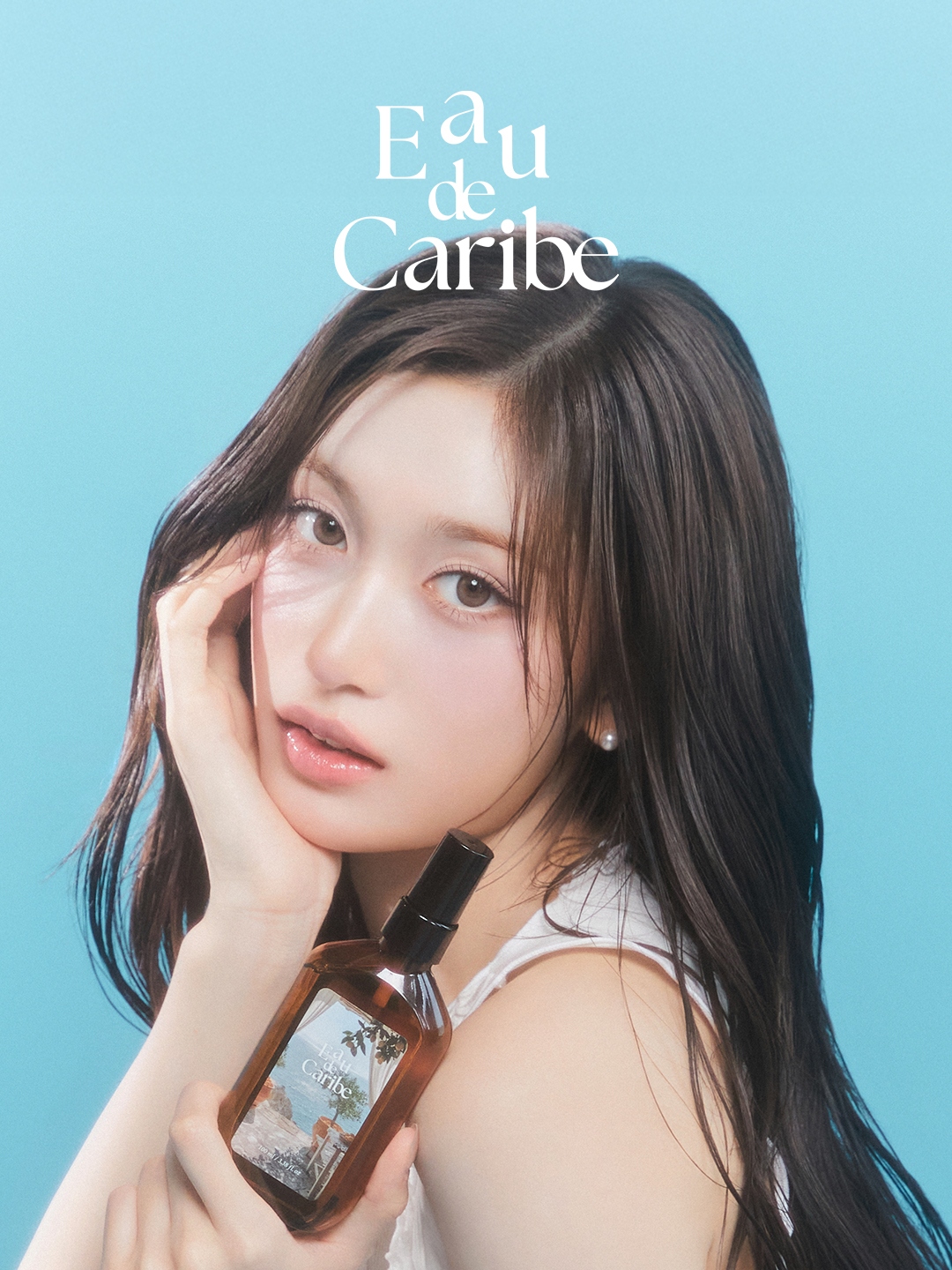 eau de caribeのビジュアルに登場したIVE イソ