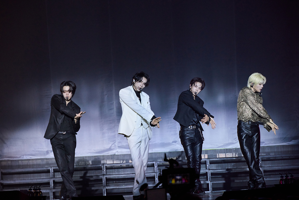 「BORN THIS Way」ソウル公演でファンに応えるWayV