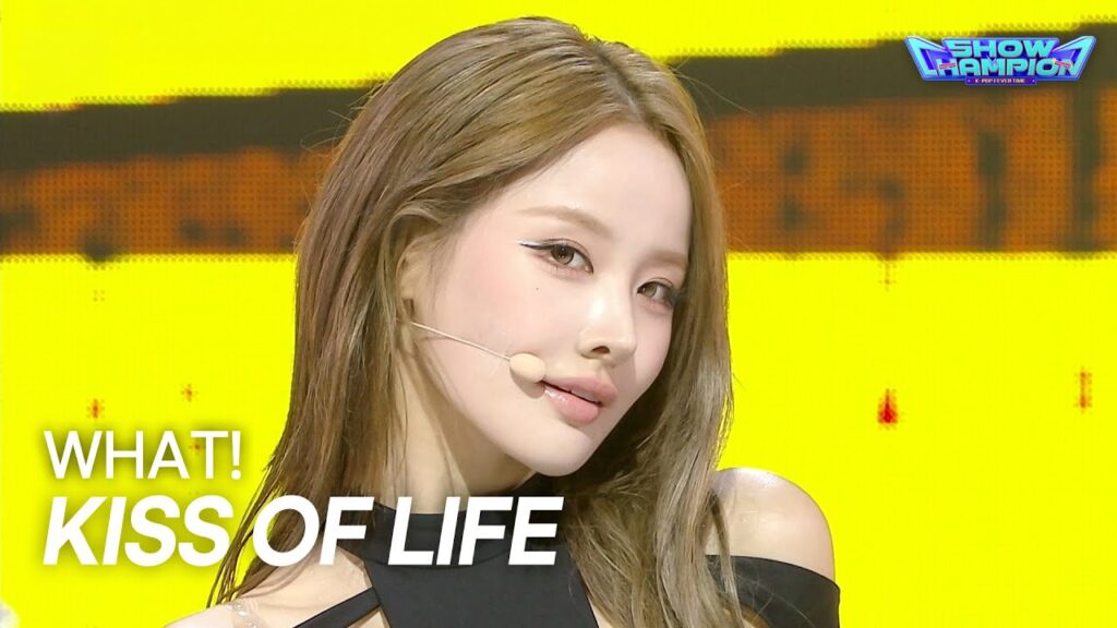 KISS OF LIFE　Show Champion　〝WHAT!〟のランウェイに紙吹雪　指先はネイル型グローブ