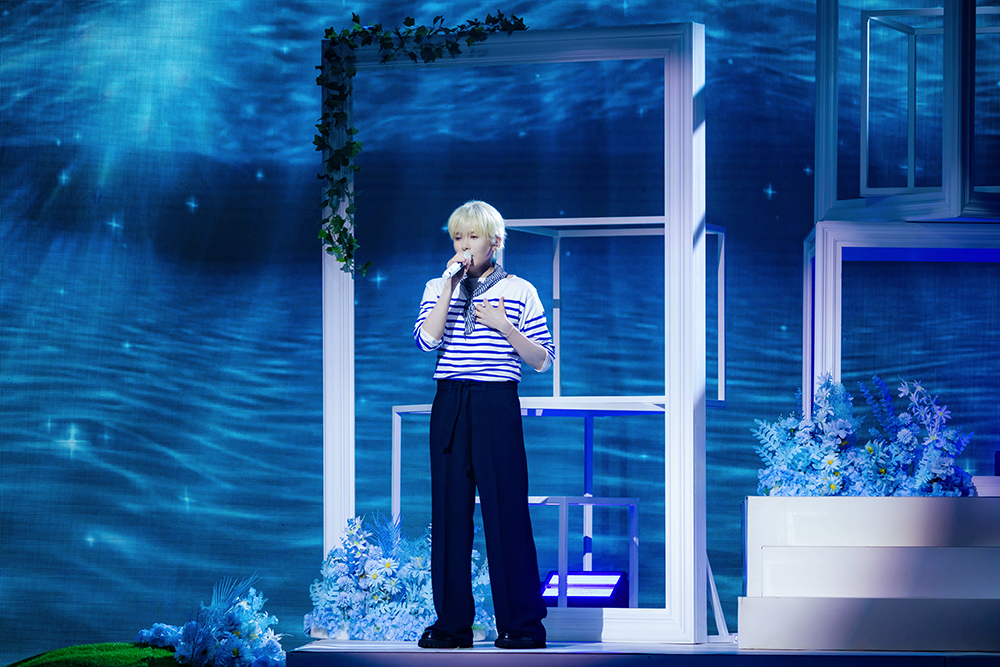 リョウク「DIVE TO BLUE」マカオ公演のステージの様子