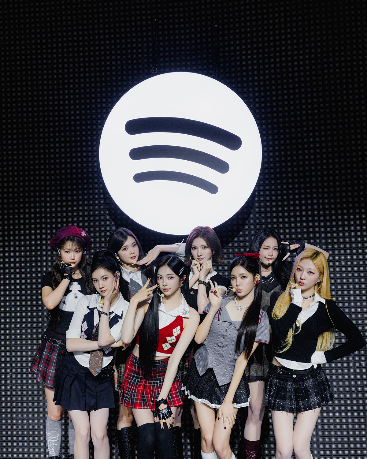 Hearts2Hearts　Spotify CLOSER公演のステージ