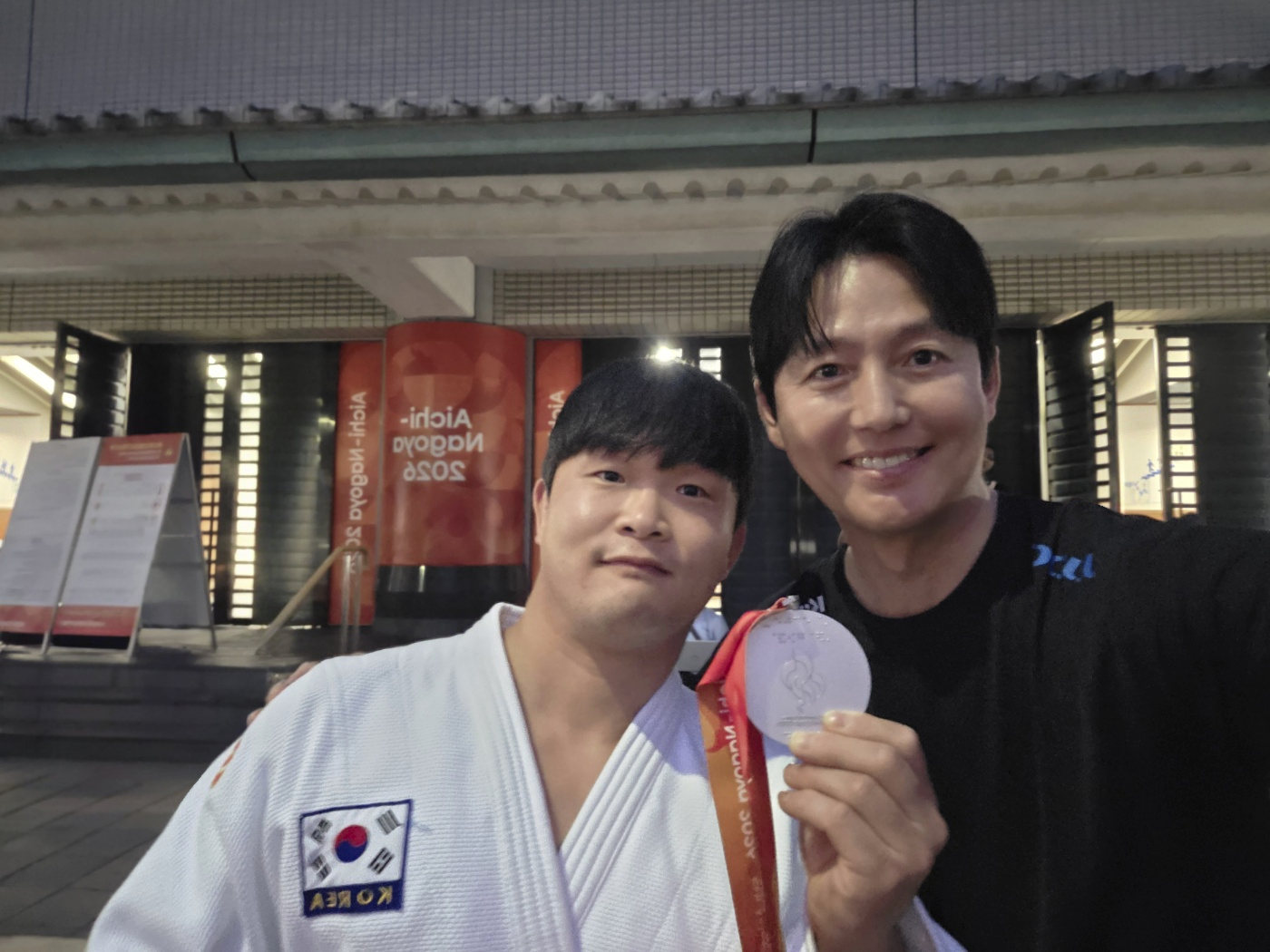 イ・ジョンジンと選手団