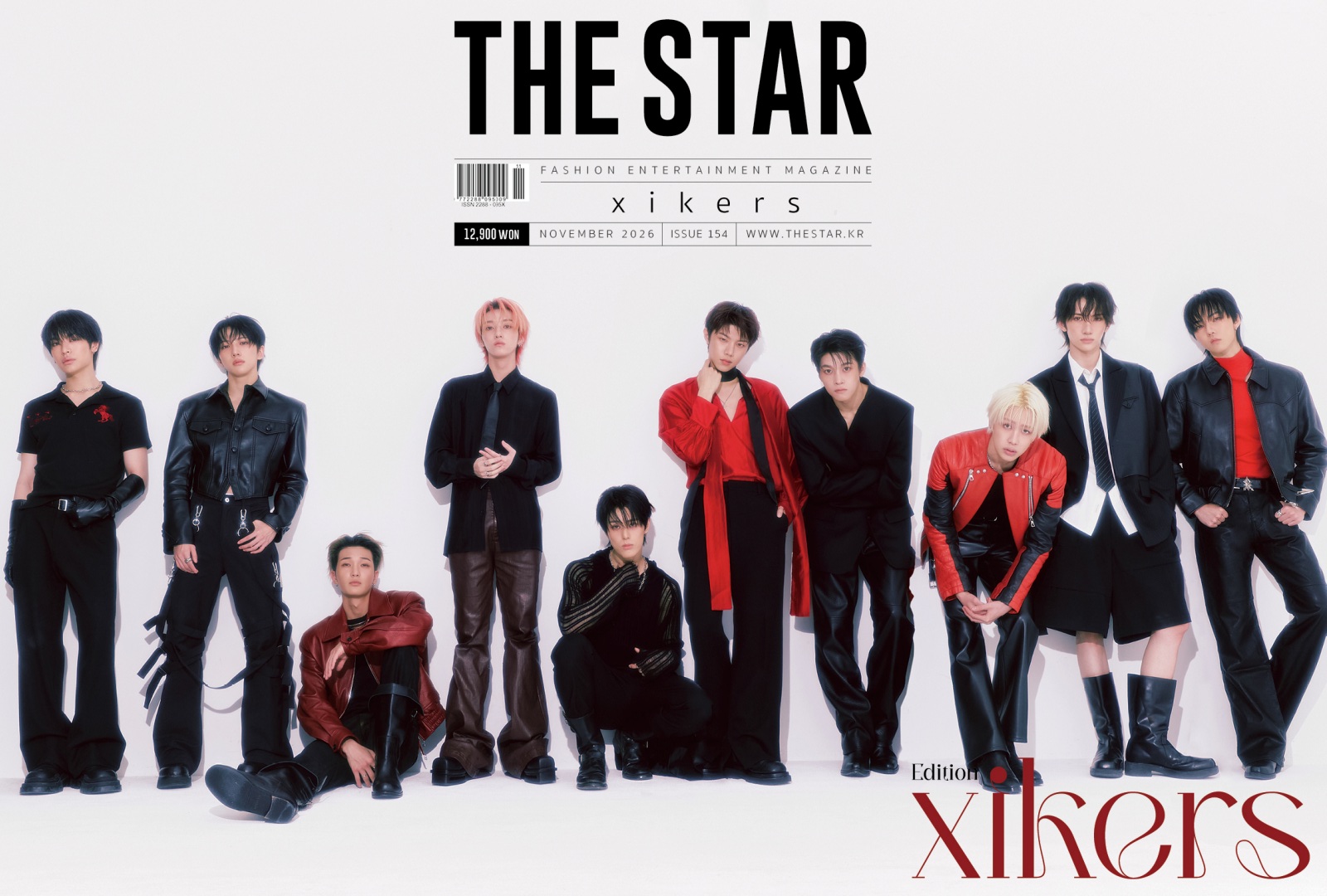 「THE STAR」11月号のグラビアでレッドとブラックの衣装を着たxikersのメンバー10人