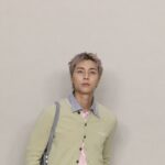 NCT ジャニー　パリでアクネ ストゥディオズ2027年春夏コレクションに出席